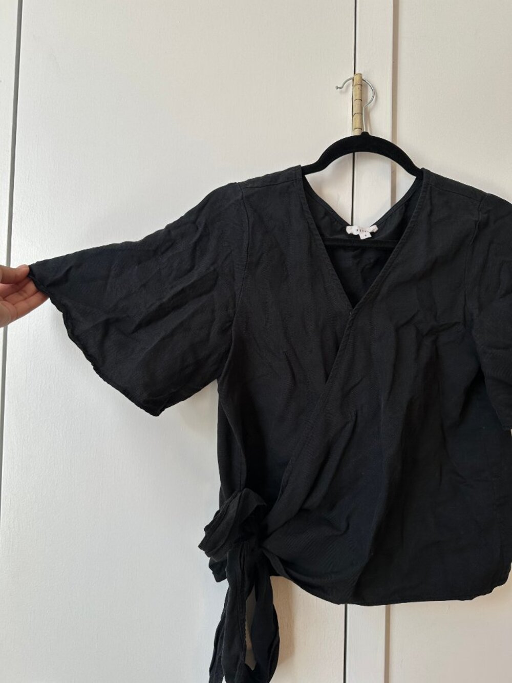 Vetta Capsule black wrap top - Picture 3 of 6